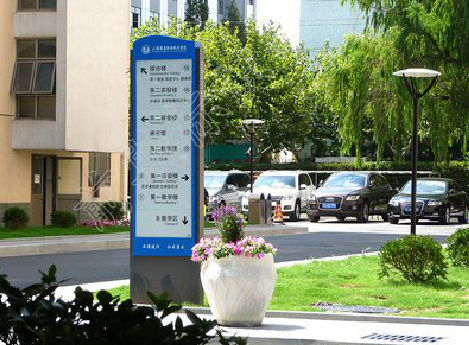 平江哪些因素影响宣传栏的制作？